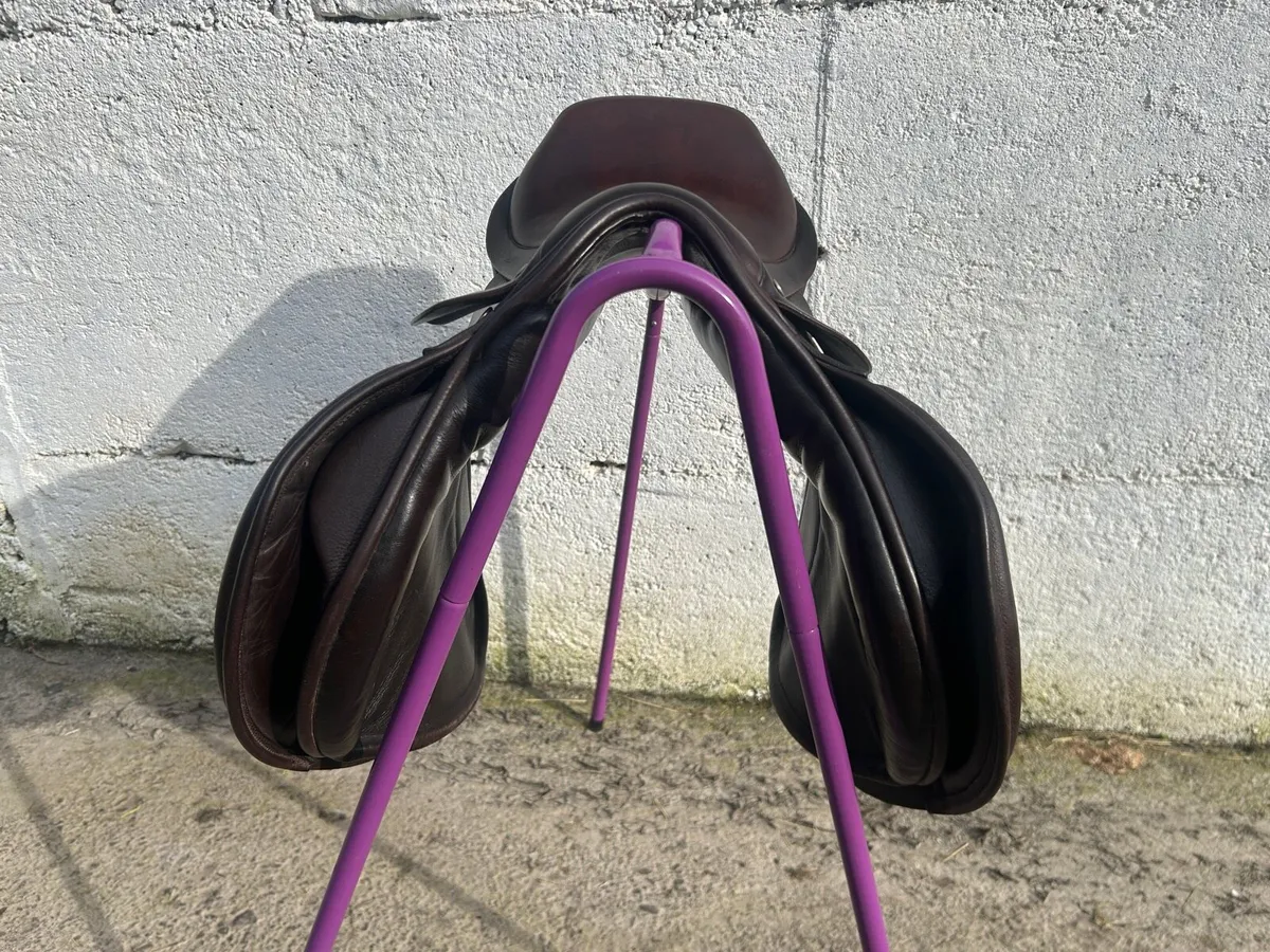 Two stunning Berney saddles - Image 4