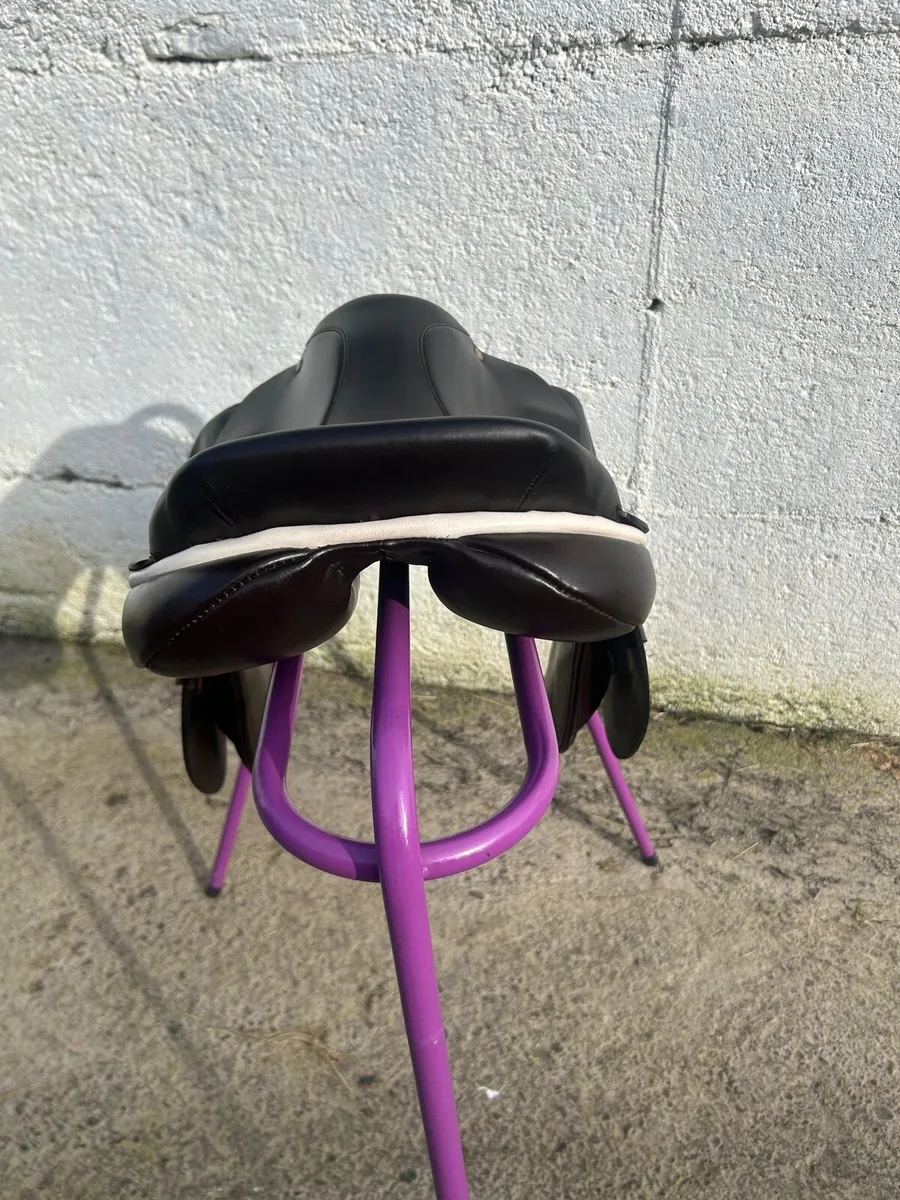 Stunning Berney saddle - Image 4