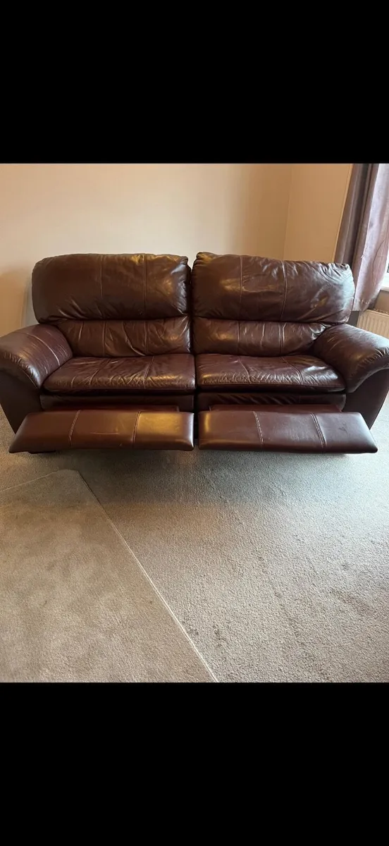 3 +2+1 Piece Leather Suite - Image 1
