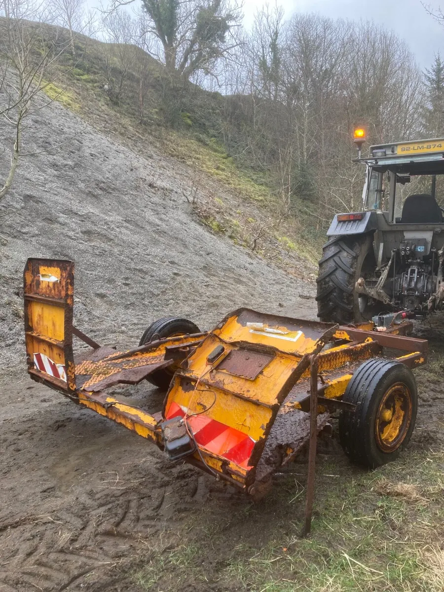 Trailer and cans for sale - Image 3