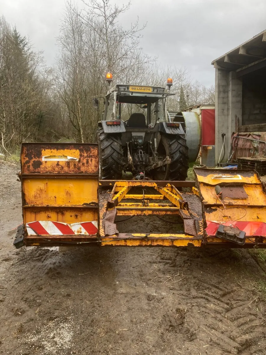 Trailer and cans for sale - Image 4