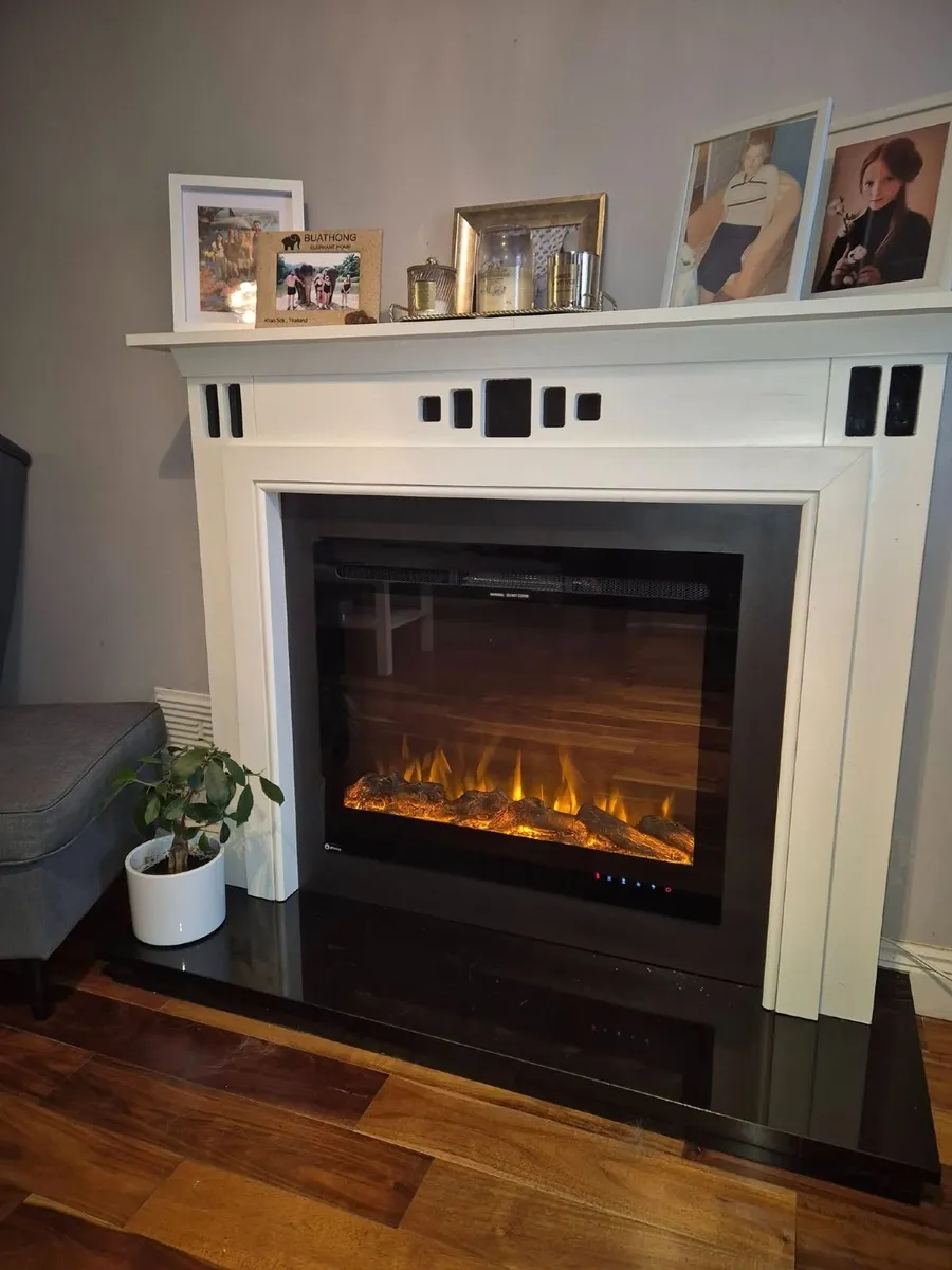 Electric fireplace wit installation. - Image 1
