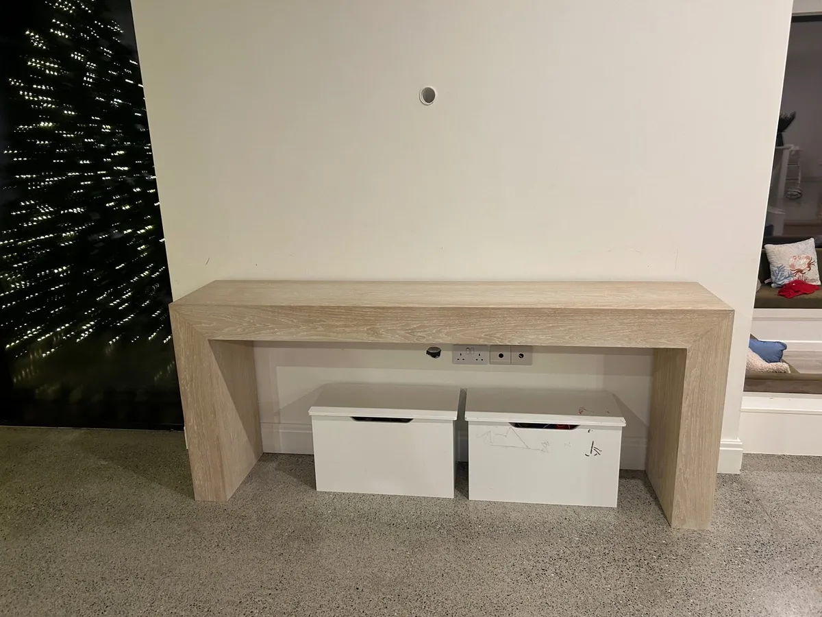 Console Table - Image 4