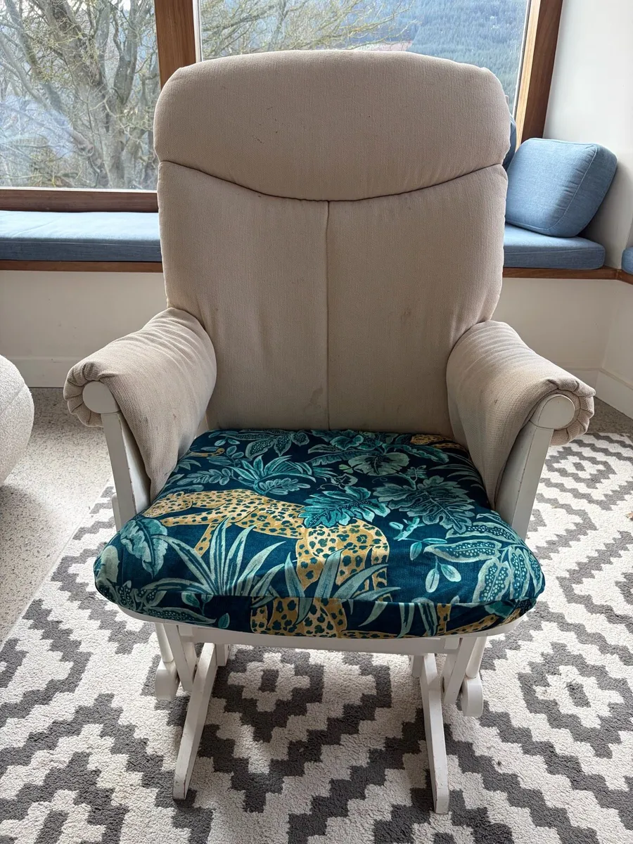 Rocking / nursing chair - Image 1
