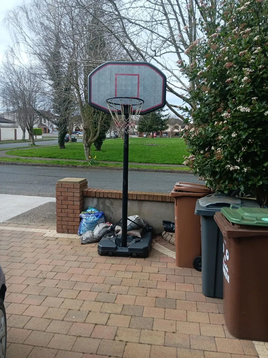 Basketball hoop