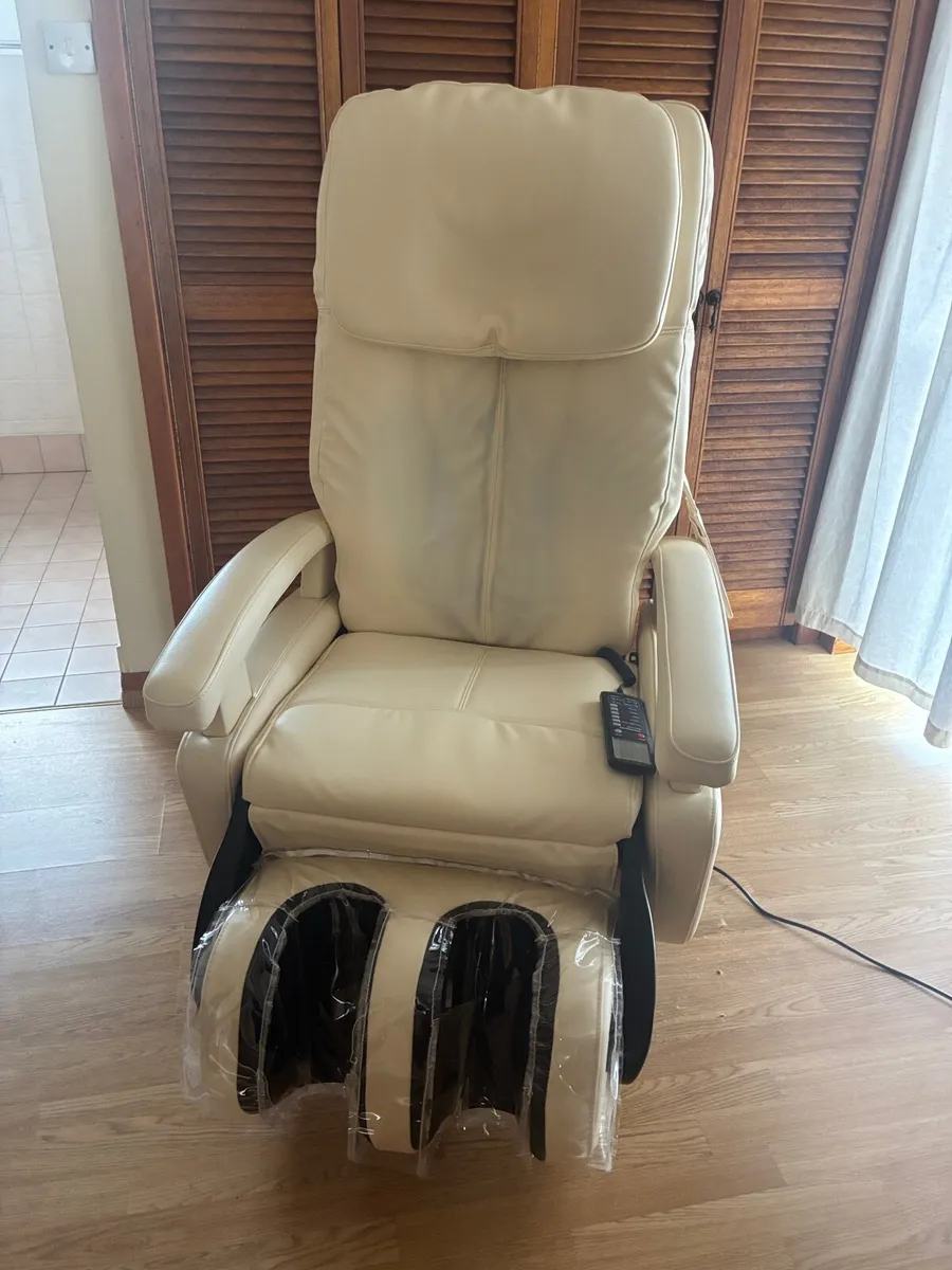 Massage chair - Image 1