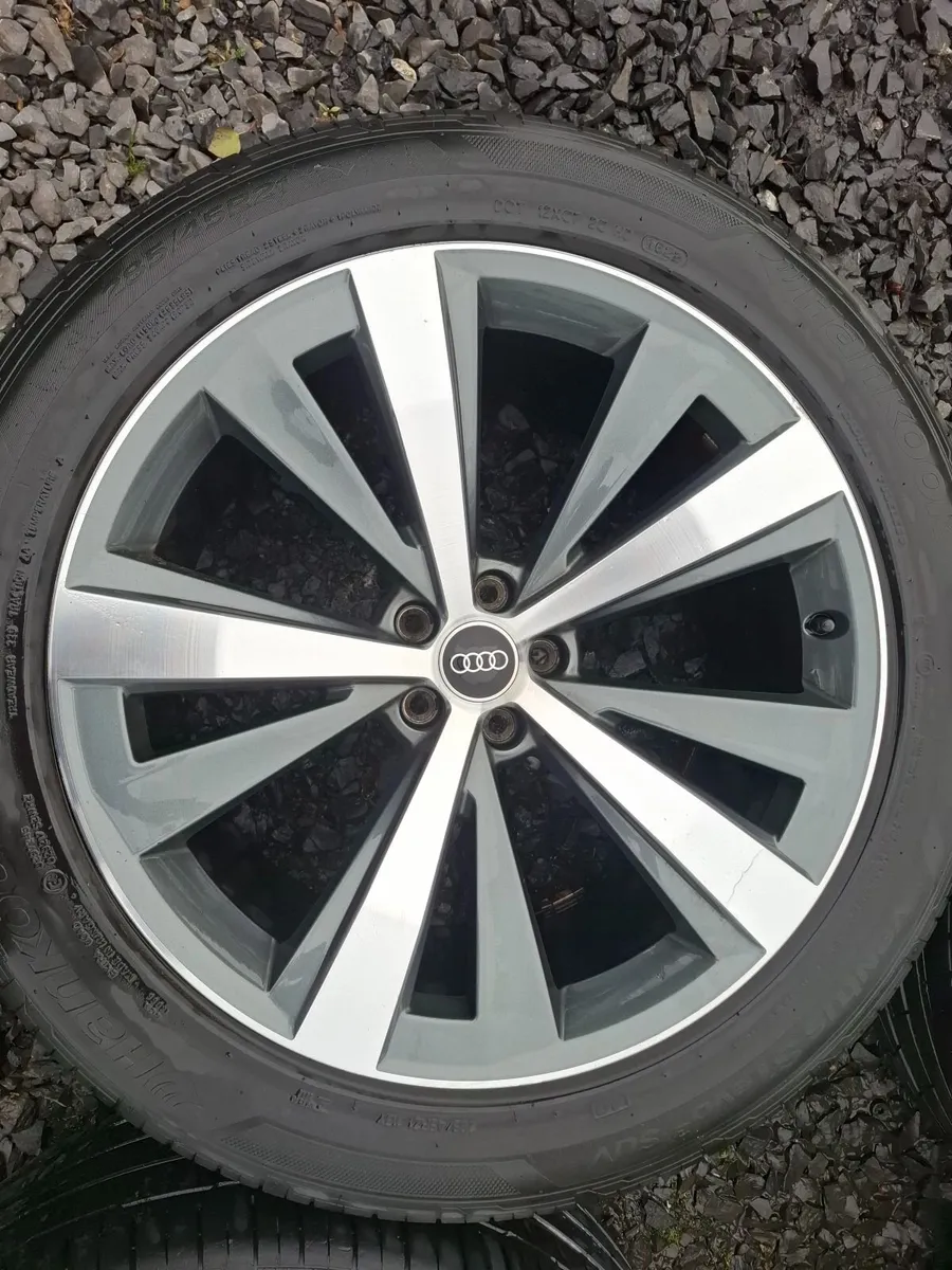 21" Genuine Q8, Q7 S Line Alloys with tyres - Image 3