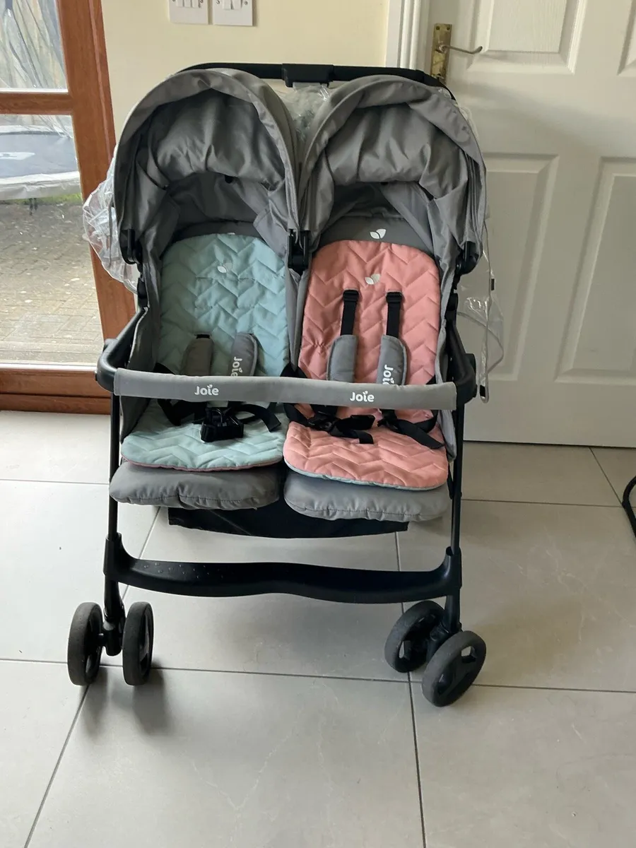 Double buggy - Mint Condition - Image 1