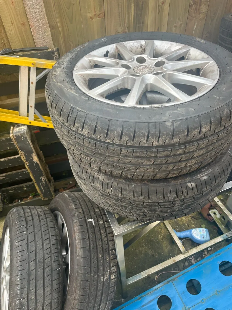 Alloys with Tyres x4 new tyres 16 inch - Image 4