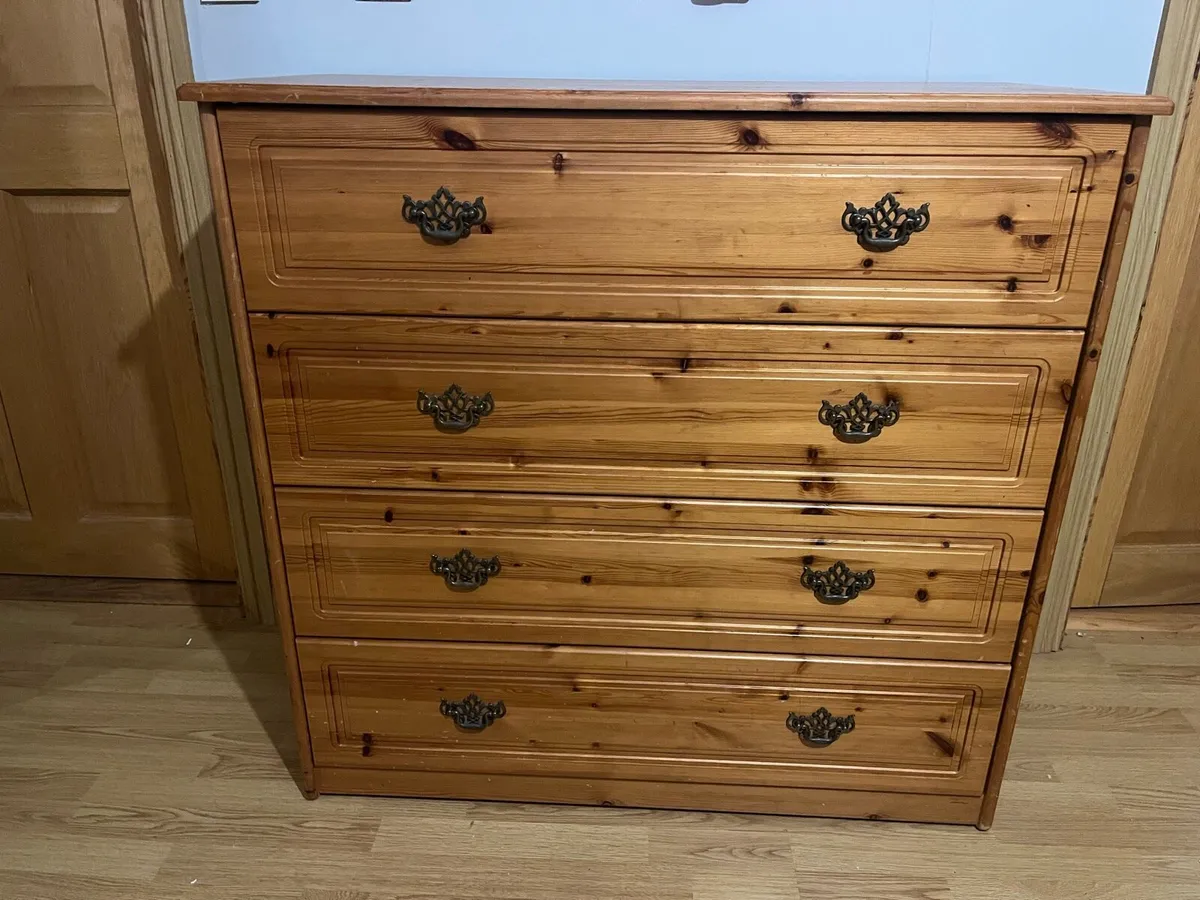 Chest of drawers - Image 1