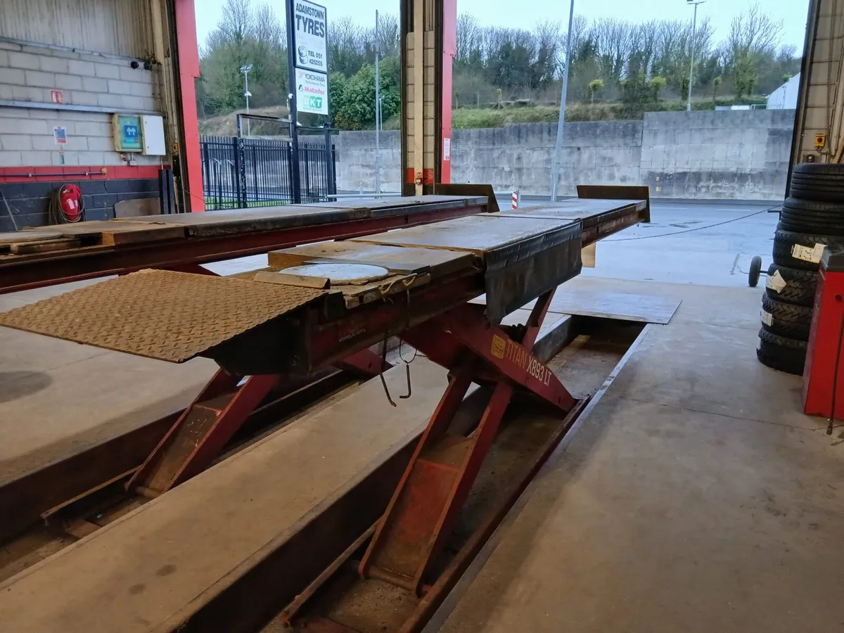 Garage Scissor Lift (Mondolfo) - Image 4