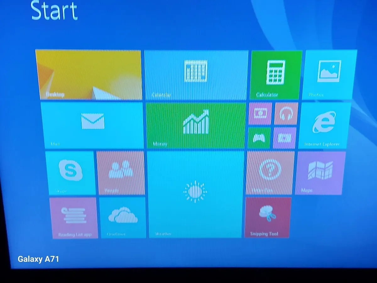 HP Pavillion, Red, 4GB Ram, 700GB HDD, Windows Pro - Image 2