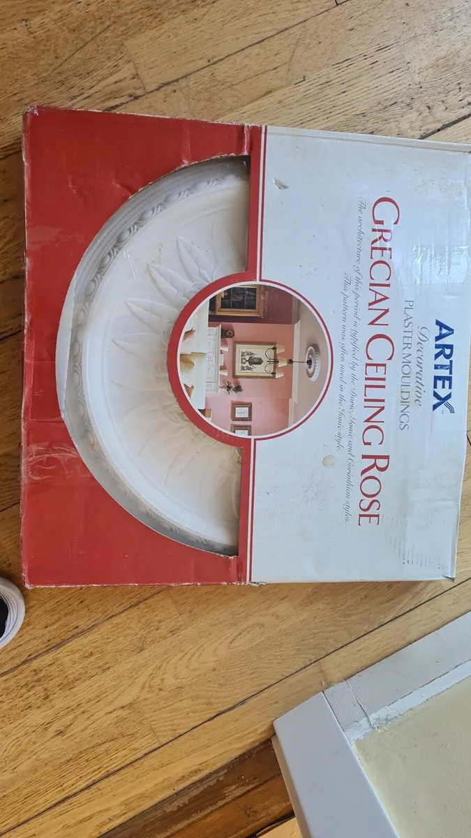 Cecorative plaster moulding