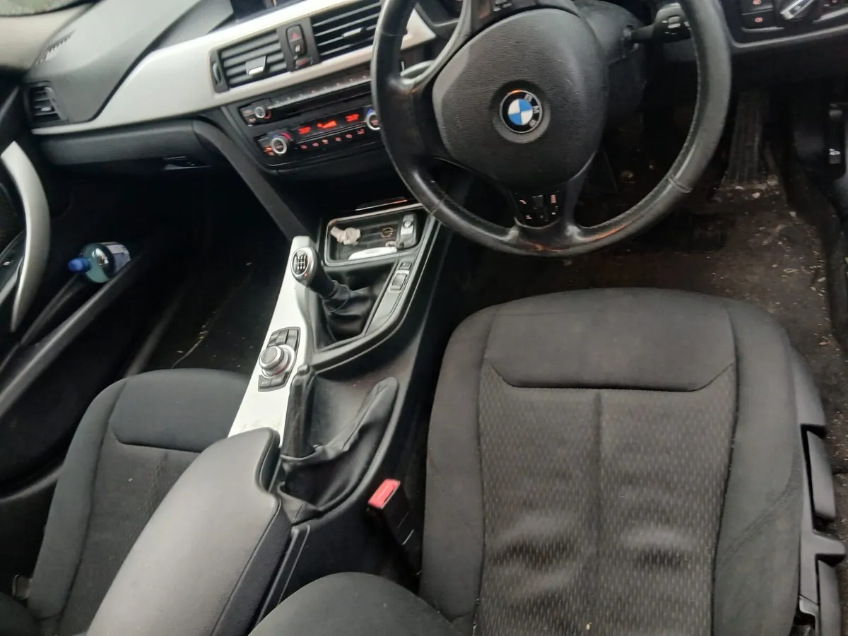 2012 bmw 320 - Image 3