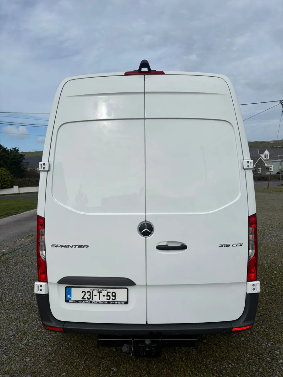 Mercedes-Benz Sprinter 2023 215CDI - Image 3