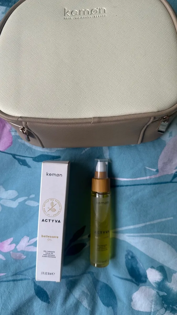 New Hair oil with case - Image 1
