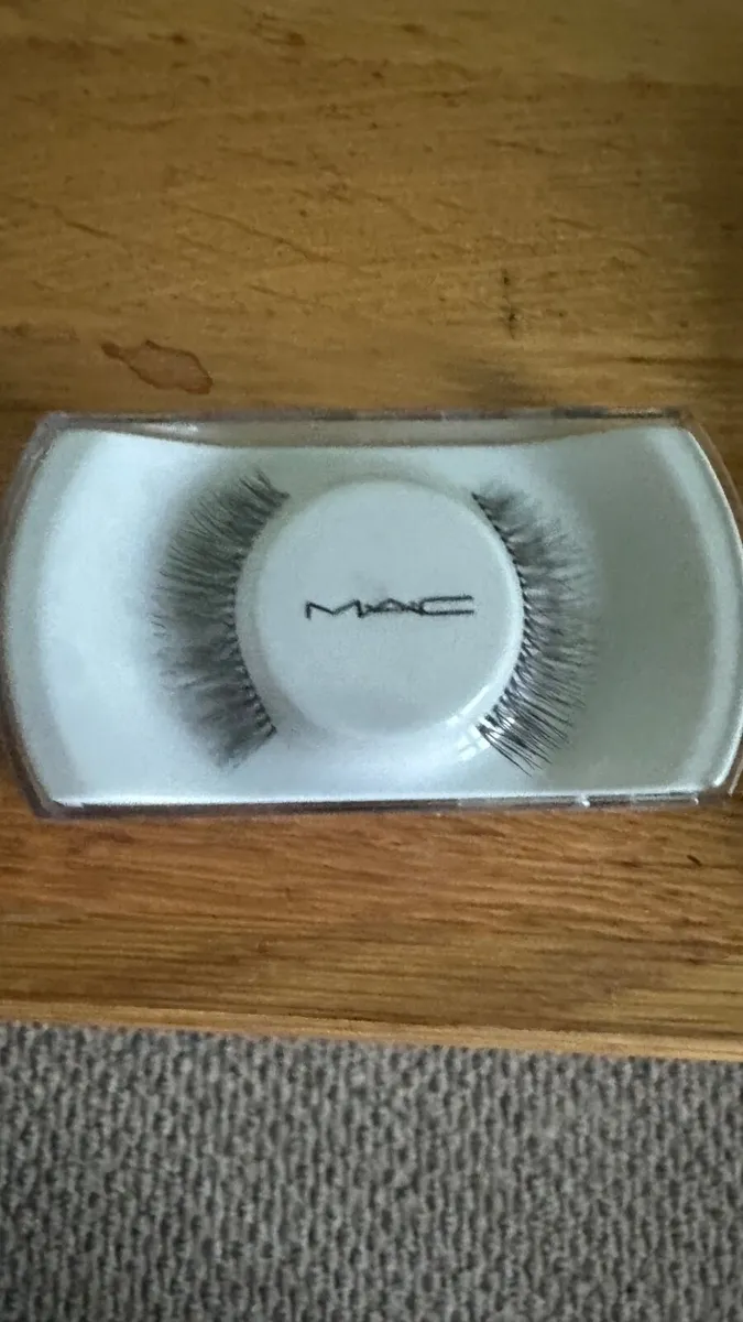 New make up - Image 2