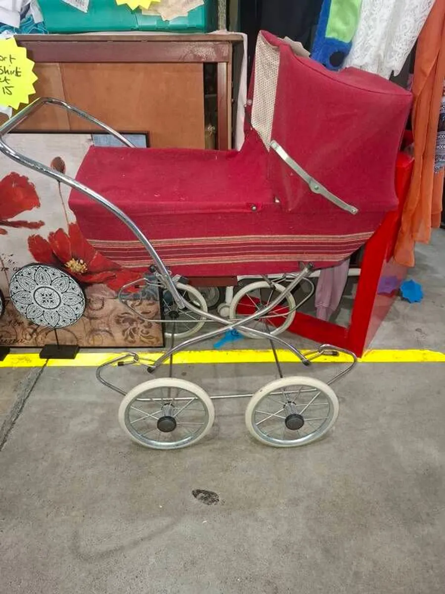 2 x Vintage dolls prams - Image 1