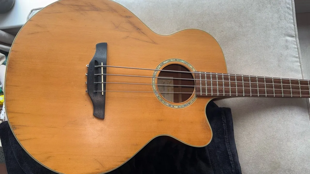 Takamine EG512C Bass - Image 2