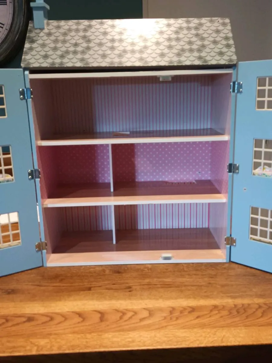 Doll house - Image 3
