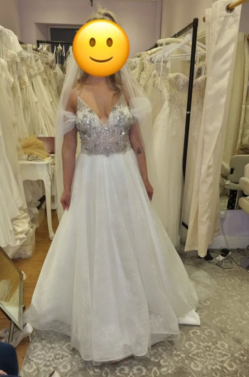 Wedding dress - Image 2