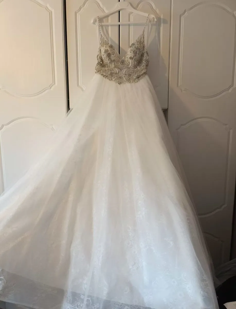 Wedding dress - Image 4