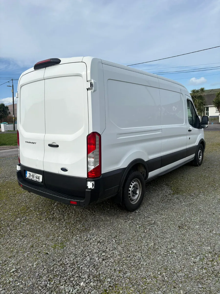 Ford Transit 2021 - Image 2