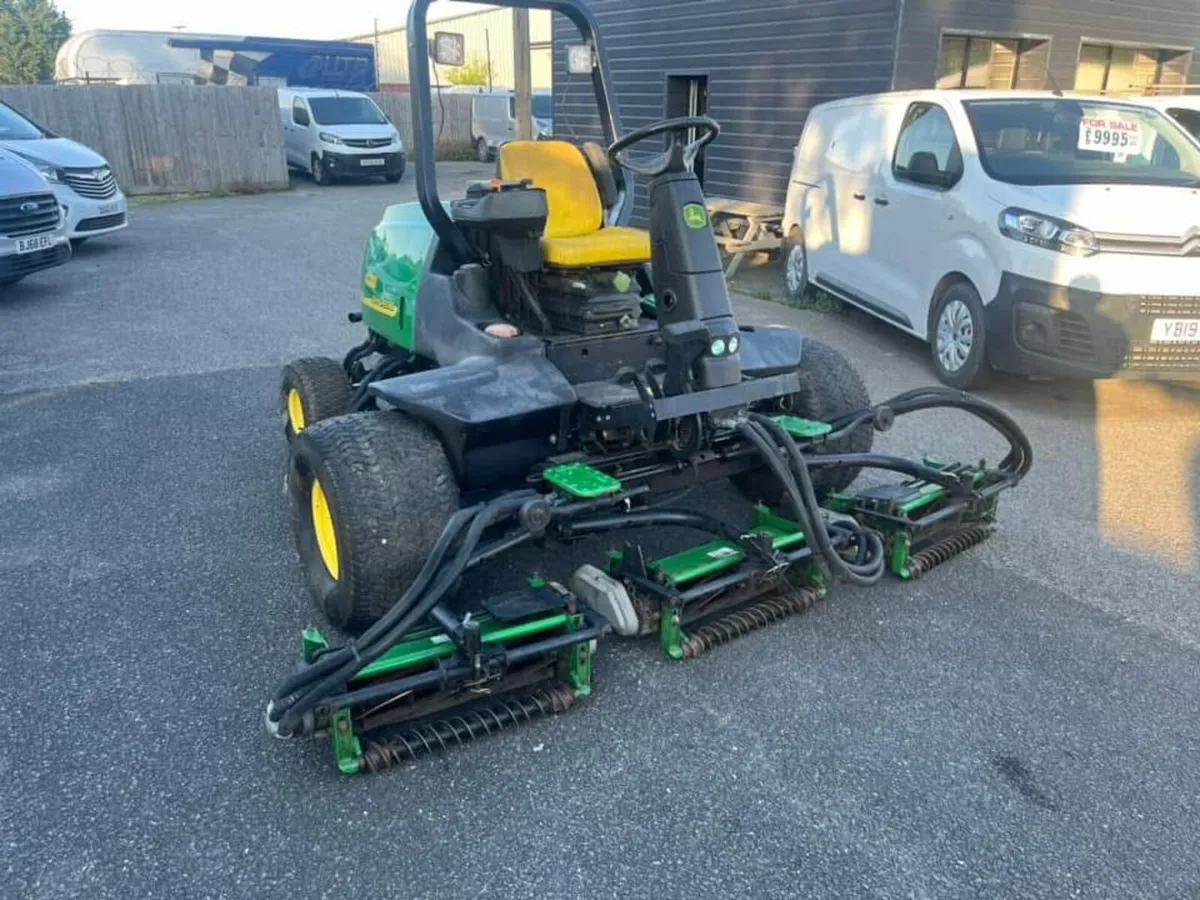 4 gang John deer ride on mower - Image 3