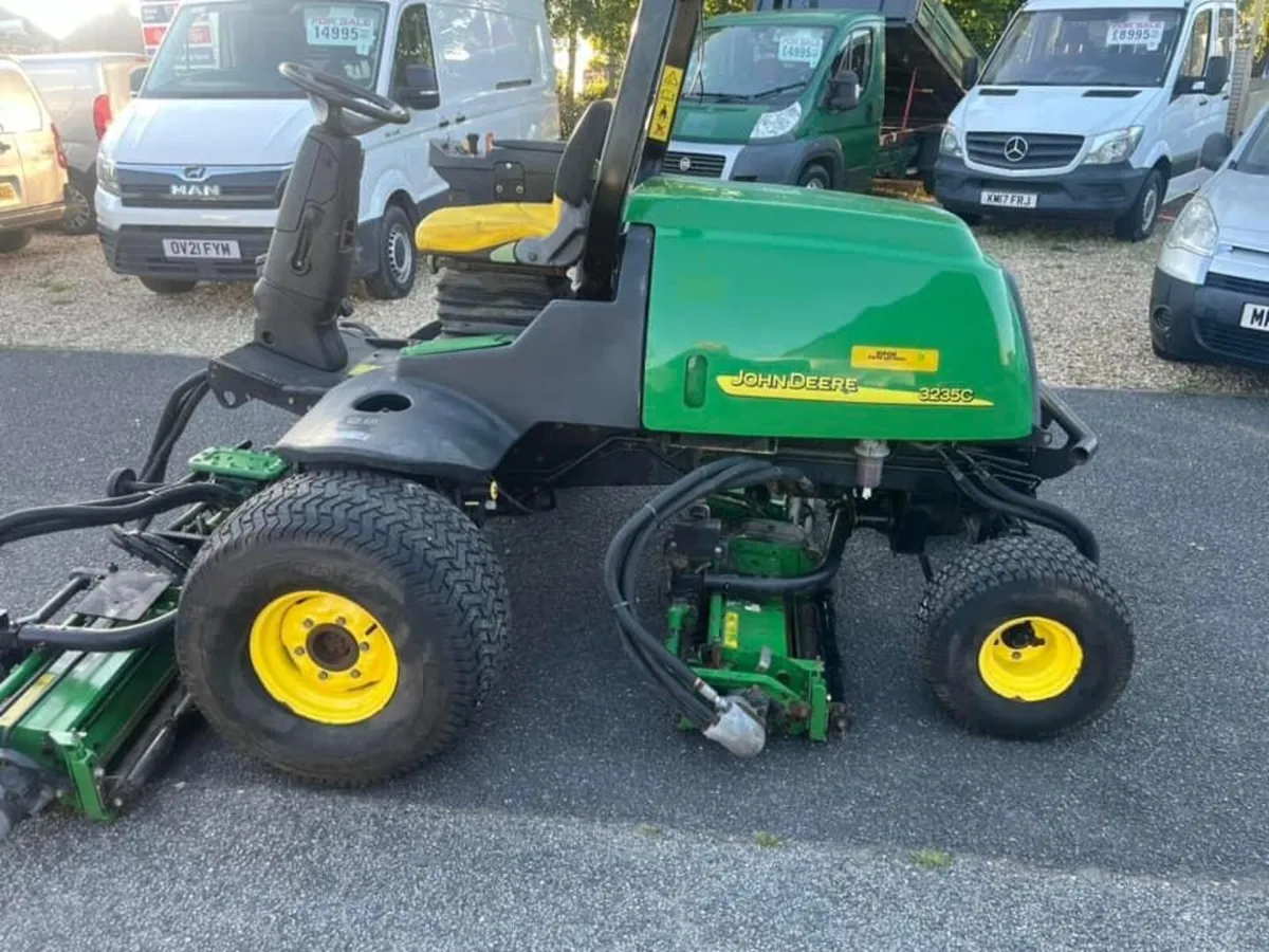 4 gang John deer ride on mower - Image 4