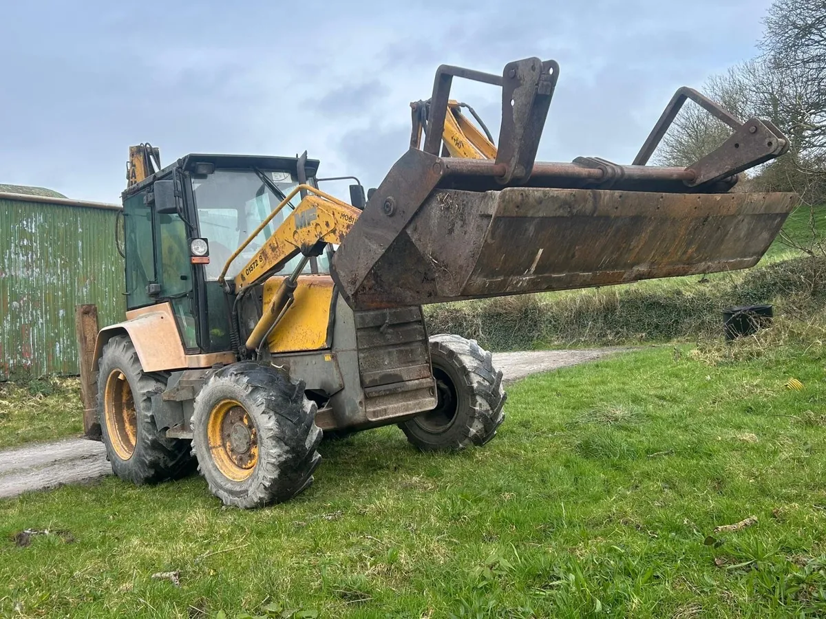 Rubber Tyer digger - Image 1