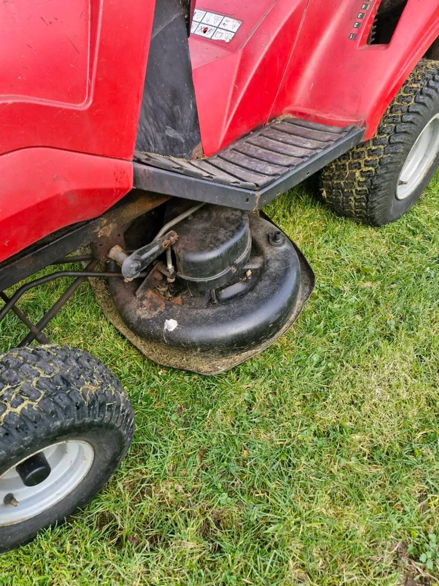 Castlegarden ride on mower Delivery available - Image 3