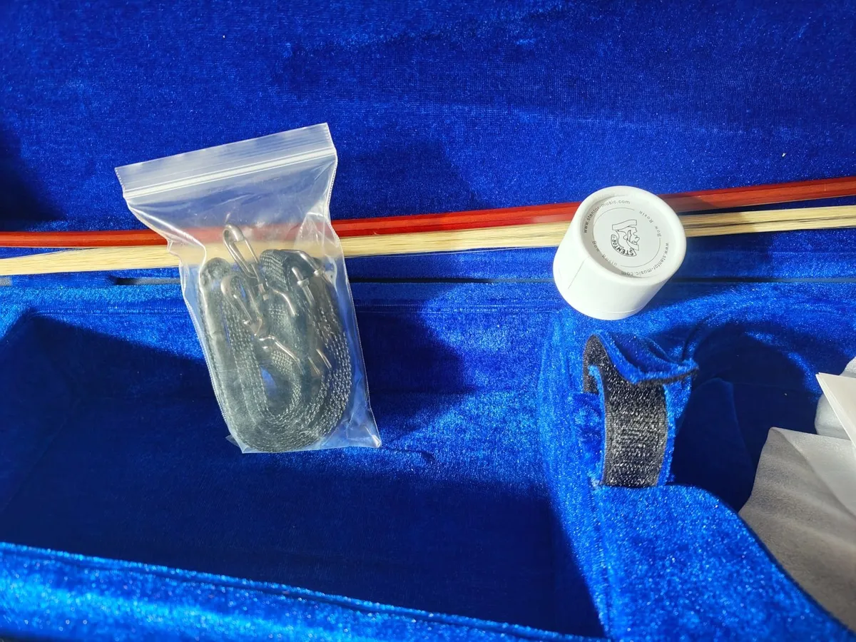 Brand New Stentor Student 1 3/4 Violin case & Bow - Image 4