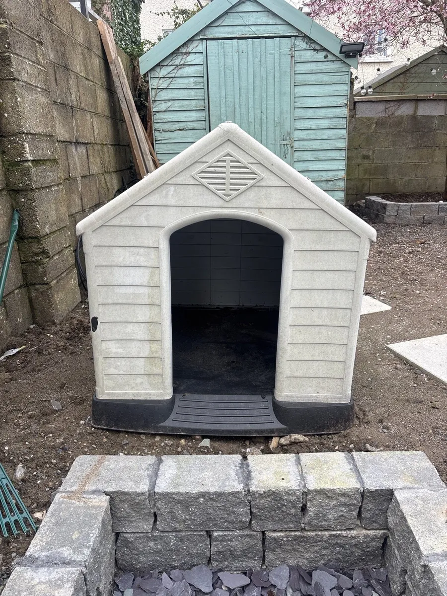 Dog kennel - Image 1