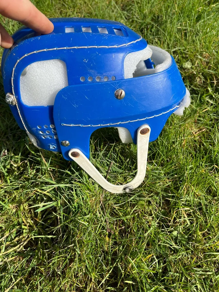 Hurling helmet - Image 2