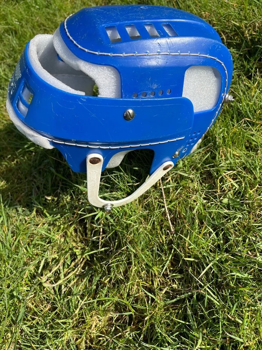 Hurling helmet - Image 3