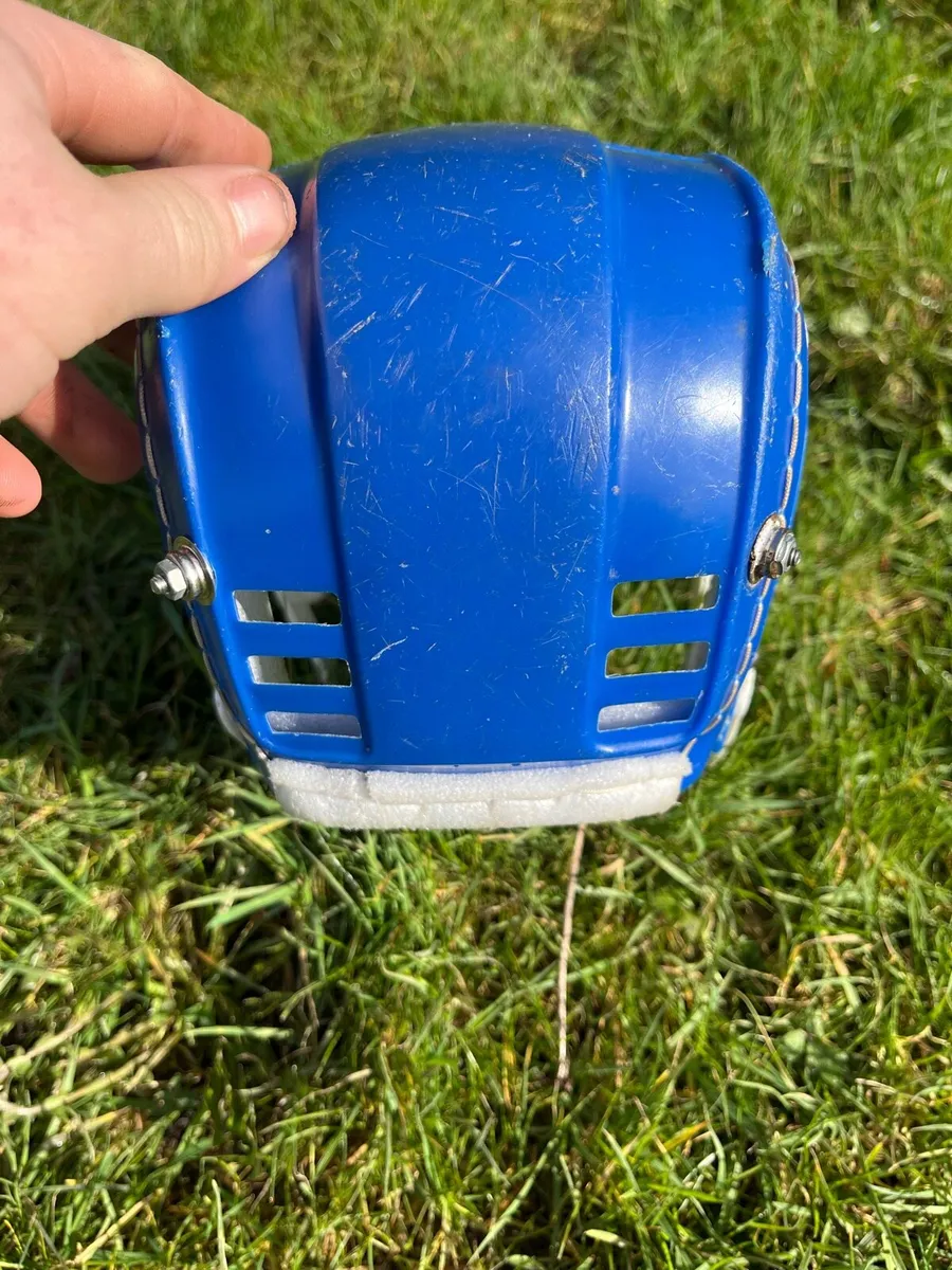 Hurling helmet - Image 4