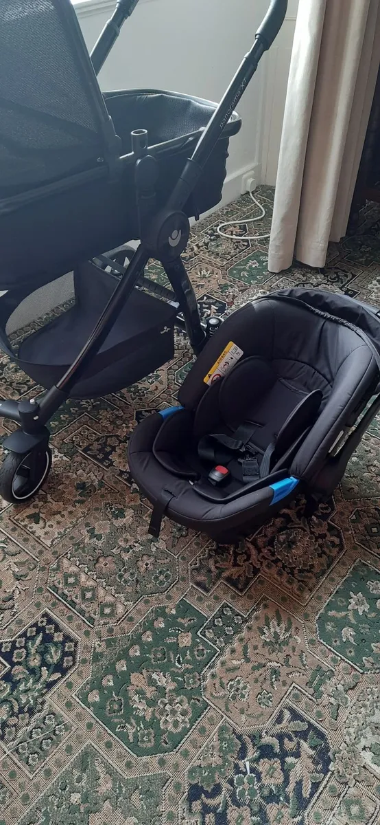 Baby travel system+ car seat, Excellent condition - Image 4
