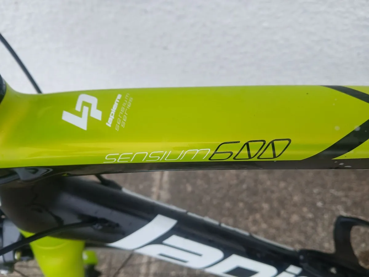 Lapierre Sensium 600 Carbon Road Bike - Image 2