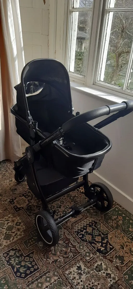 Baby travel system+ car seat, Excellent condition - Image 3