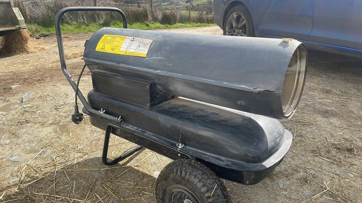 Space heater - Image 1