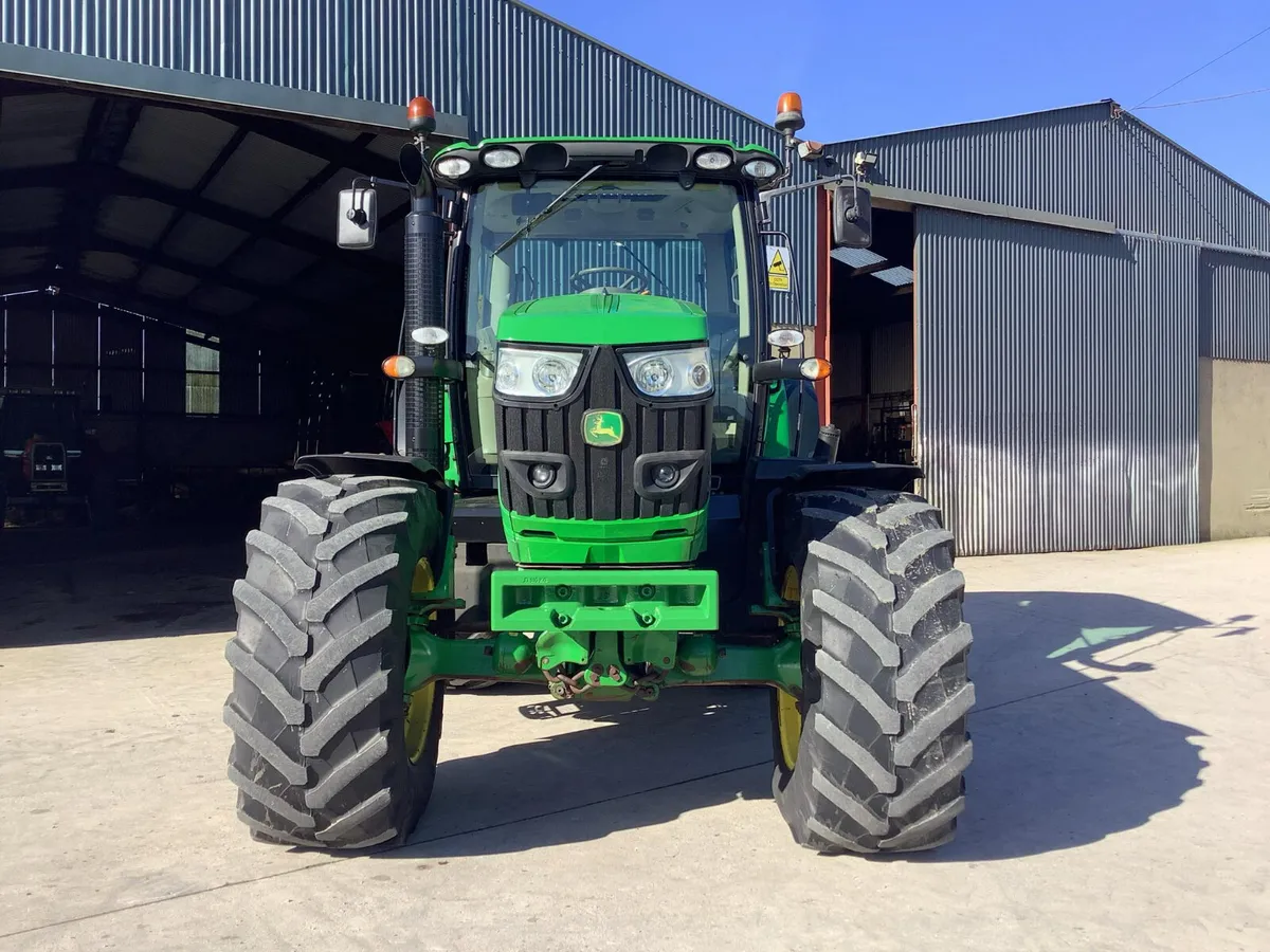 2015 JD 6140R - Image 2