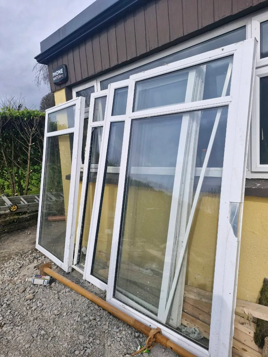 Door and side panels - Image 3