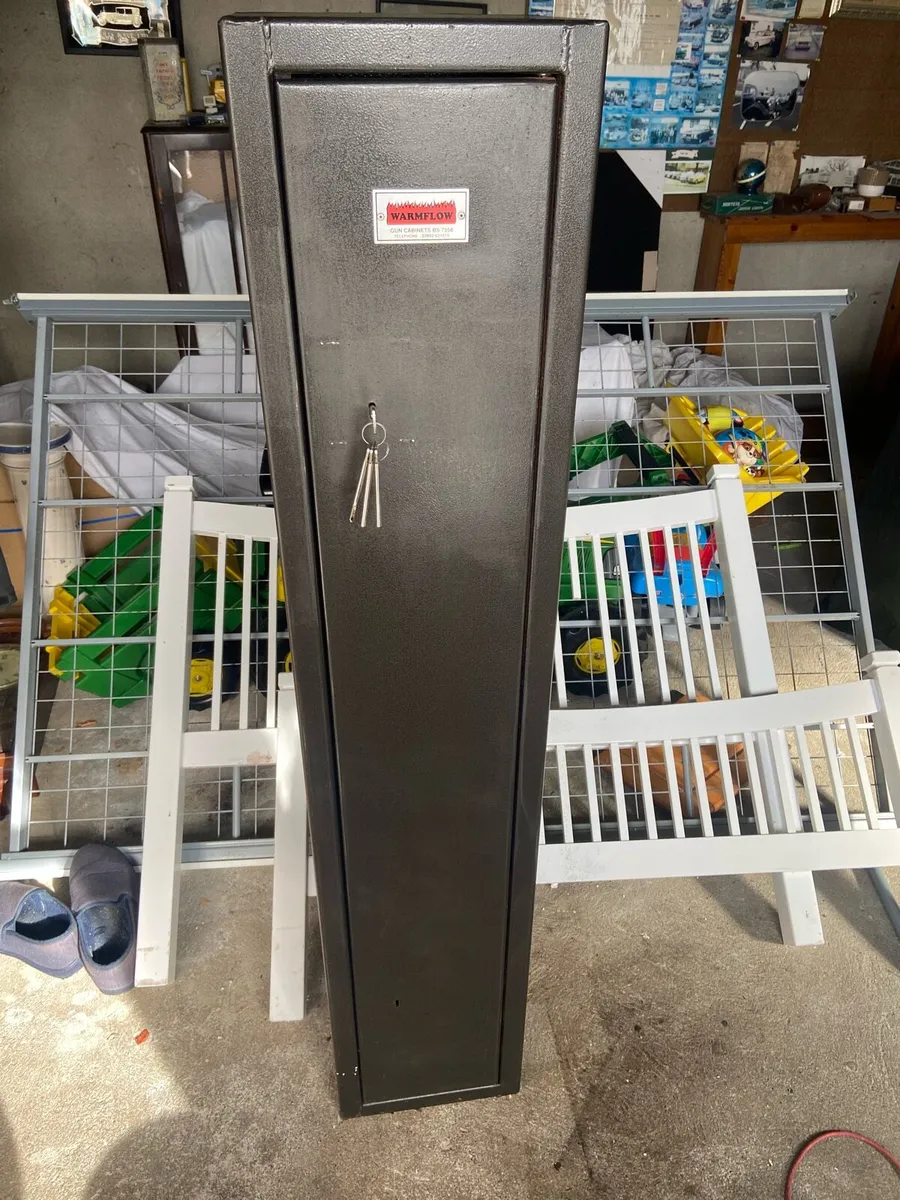Gun safe Holds 4 Guns - Image 4
