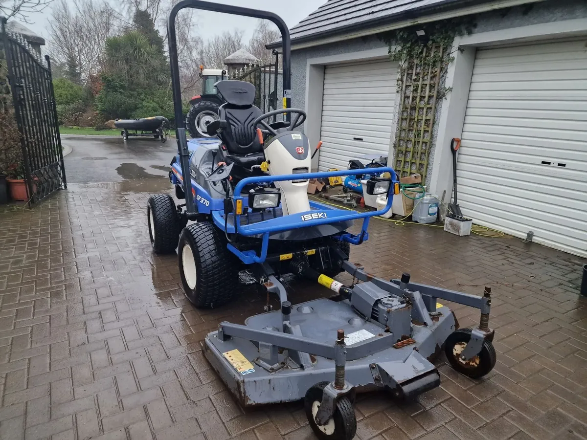 ISEKI 37hp ride on mower lawnmower 800 hours - Image 4