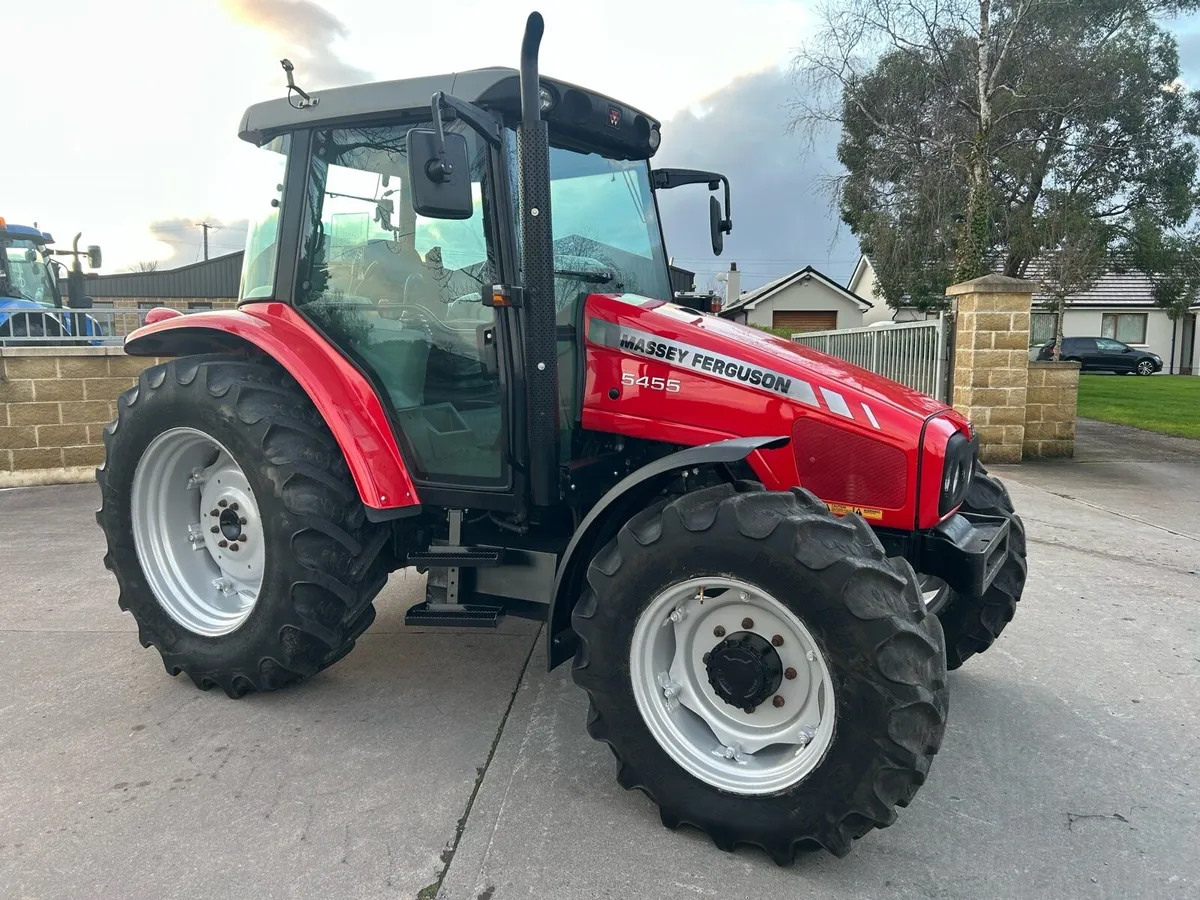 Massey Ferguson 5455 - Image 1