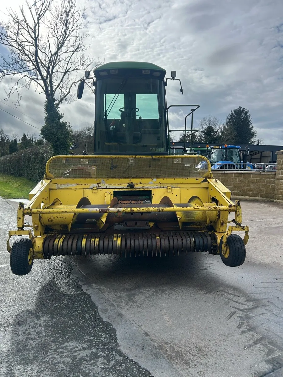 John Deere 6910 harvester - Image 3