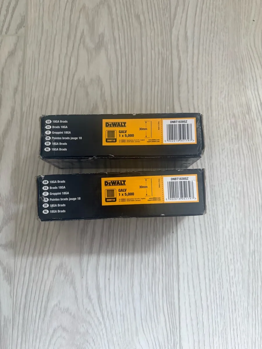 2 pcs De Walt 18Ga 30m brad nail