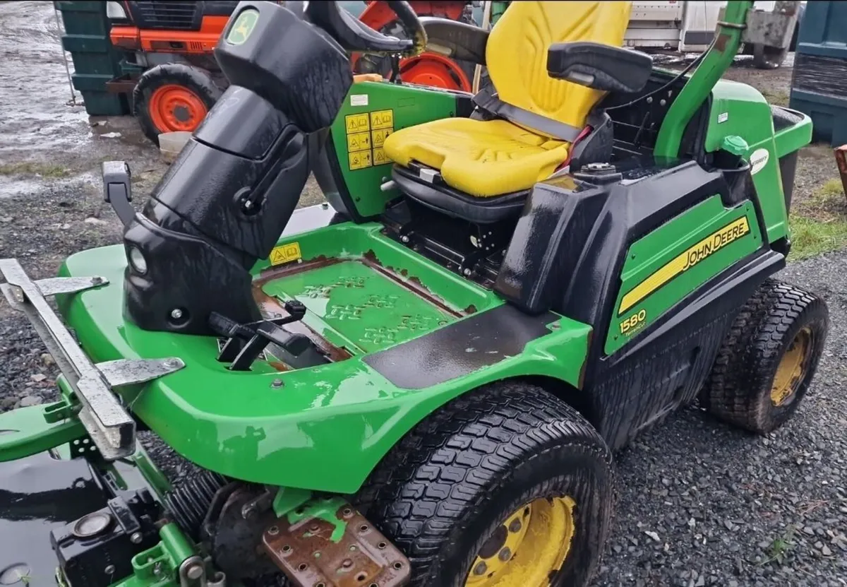 John Deere 1580 Ride on Mower Lawnmower - Image 2