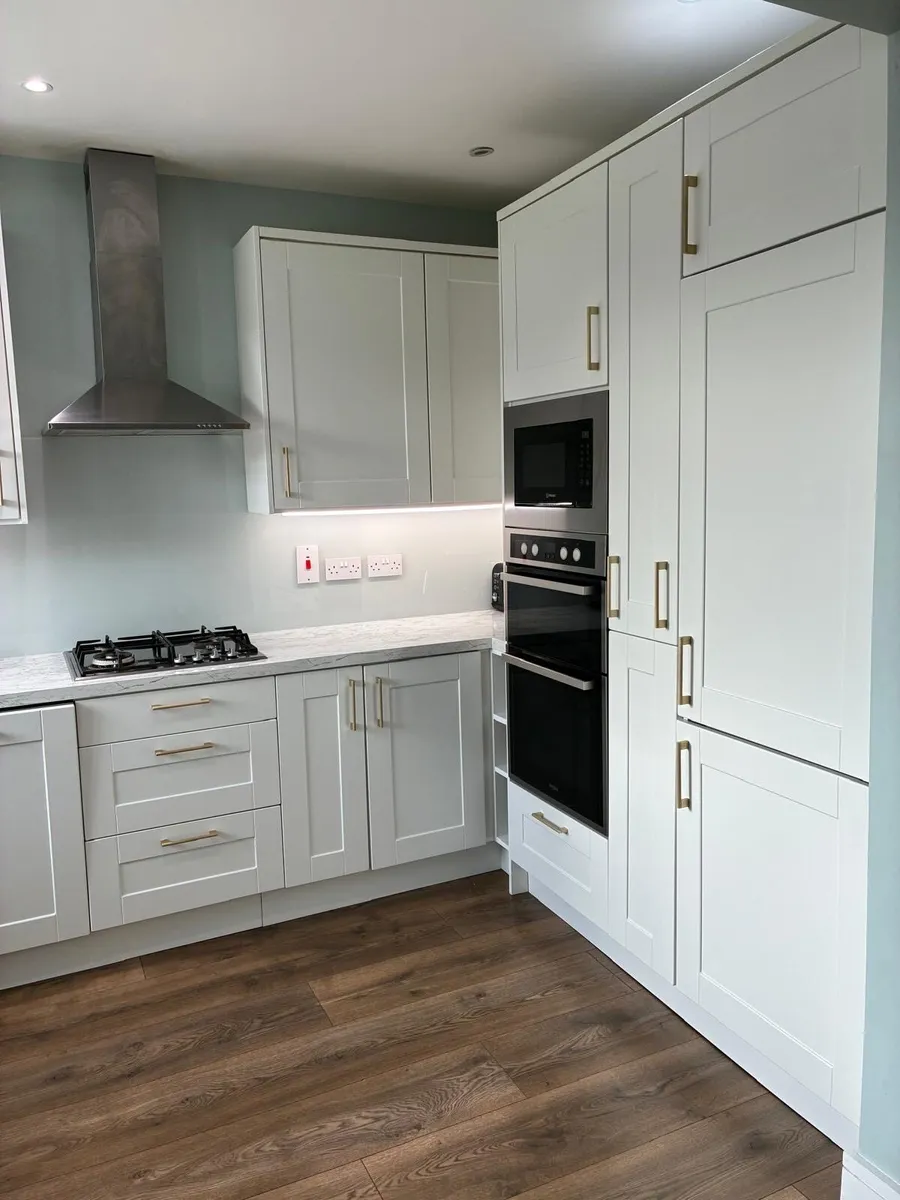 Shaker Kitchen - Image 2