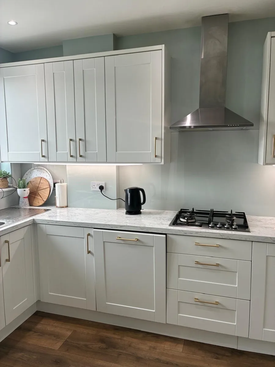 Shaker Kitchen - Image 3